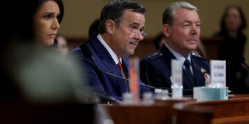 Trump Replaces DIA Chief: A Move Towards Loyalist Leaders