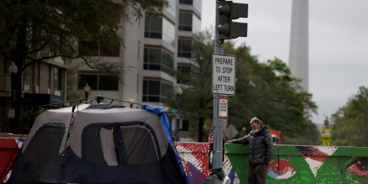 Trump teases DC crime initiative, orders homeless to move out ASAP