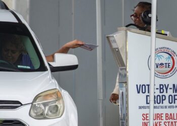 Trump aims to end mail-in voting and has threatened an executive order against state election rules. His opposition intensified after the 2020 presidential loss, when his campaign aides testified about a “red mirage” on election day that was later corrected by absentee ballots.