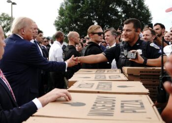 Trump Threatens Federal Takeover of Chicago: ‘Grossly Incompetent’