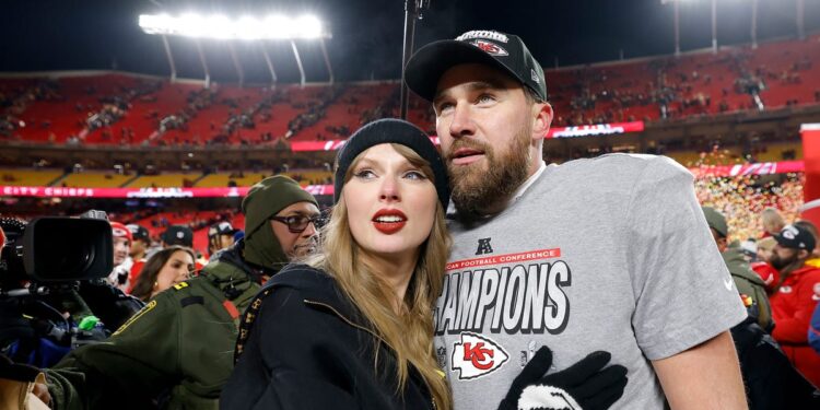 See how Travis Kelce proposed to Taylor Swift: