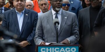 Chicago Mayor Brandon Johnson is taking a defiant stance against President Donald Trump’s promise to deploy the National Guard to the city. On August 30, Johnson signed an executive order aimed at fighting back against Trump’s possible federal troop deployment.