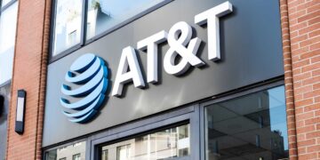 Major Outage Hits LA After AT&T Fire