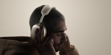 Report: AirPods Max Not Selling Well—Will Apple Act?