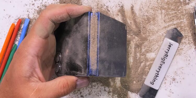 Samsung Galaxy Z Flip 7: Durability Tested & Revealed