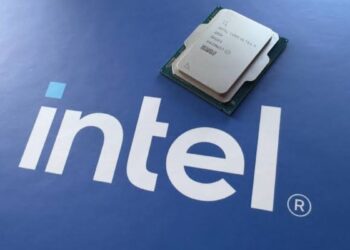 A former Intel employee named Varun Gupta pleaded guilty and was sentenced to two years’ probation for transferring internal documents to Microsoft. Gupta, who worked at Intel for ten years before joining Microsoft in January 2020, was sued by the company for allegedly taking confidential documents with him. These documents included pricing strategies and rival business analysis related to his role as an Intel product marketing engineer.