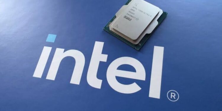 A former Intel employee named Varun Gupta pleaded guilty and was sentenced to two years’ probation for transferring internal documents to Microsoft. Gupta, who worked at Intel for ten years before joining Microsoft in January 2020, was sued by the company for allegedly taking confidential documents with him. These documents included pricing strategies and rival business analysis related to his role as an Intel product marketing engineer.