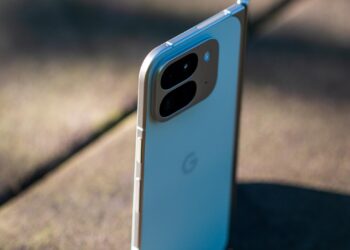 Pixel 10 Pro Leaked: See the Gearless Hinge & More!