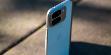 Pixel 10 Pro Leaked: See the Gearless Hinge & More!