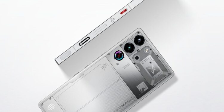 Qualcomm is scheduled to host its Snapdragon Summit event on September 23. According to rumors, the summit will introduce not just one top-tier chipset but possibly two. Alongside the flagship Snapdragon 8 Elite Gen 2, there might be another chipset called the Snapdragon 8 Gen 5, which shares several features with its predecessor. Recent benchmark leaks suggest that the single-core and multi-core scores of this new chip are similar to those of the older model.