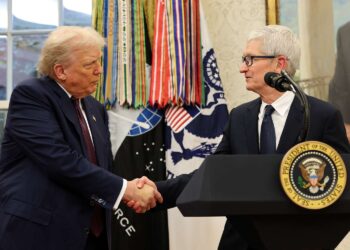 U.S. President Donald Trump previously believed that the U.S. had the resources to manufacture iPhones locally, but he now acknowledges that this may be a distant dream. During an official announcement, Apple revealed it would invest $600 billion in the U.S., increasing its previous commitment of $500 billion over four years. When questioned about the final assembly of products happening in the region, Trump suggested it could become possible if Apple CEO Tim Cook is sufficiently incentivized.