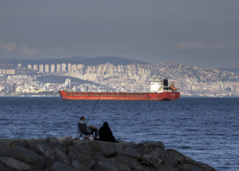 An unidentified explosive device damaged a civilian ship in the Black Sea, according to Ukraine’s navy. The incident occurred near Ukraine’s coastline, where the Black Sea is a key battleground for Russia and Ukraine. This has interrupted much of the civilian traffic, including grain exports, despite deals aimed at protecting global food markets.