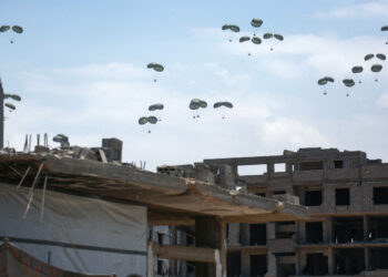 France Launches Large-Scale Airdrop of Humanitarian Aid into Gaza