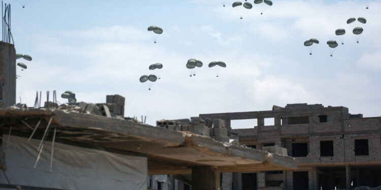 France Launches Large-Scale Airdrop of Humanitarian Aid into Gaza