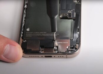 New iPhone 17 Pro Battery Design Spotted!