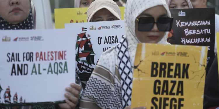 WATCH: World’s Largest Muslim Nation Drops Aid into Gaza