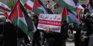 US Issues New Travel Warning on Iran