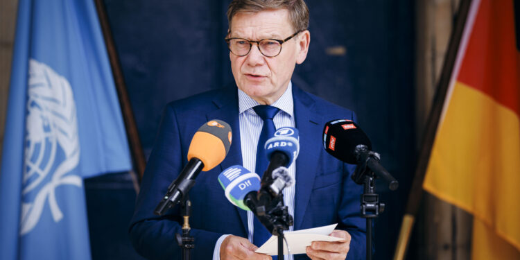 NATO Country Issues Nuclear War Warning as Russia-US Tensions Escalate