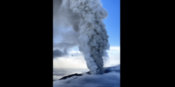 Watch Rare Footage of Russia’s Krasheninnikov Volcano Erupting