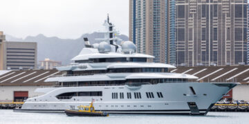 US to Auction Russian Oligarch’s Seized $300 Million Superyacht