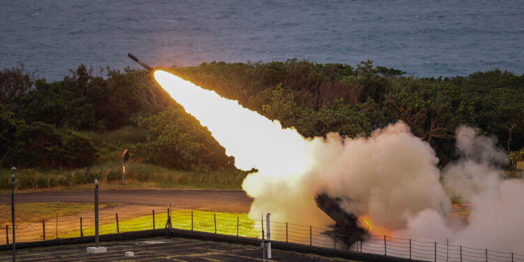 Taiwan Orders More US Arms in Face of Chinese Threat