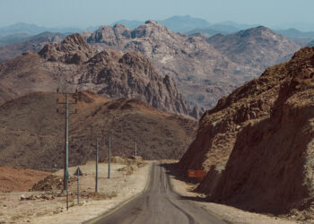 Timelapse: Ski Resort Appears at World’s Largest Construction Site