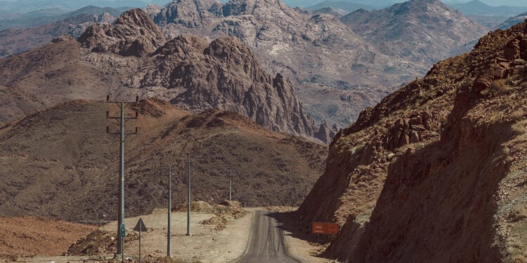 Timelapse: Ski Resort Appears at World’s Largest Construction Site