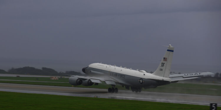 US Plane Spotted Near China’s Coastline: Map Reveals Mystery Flight