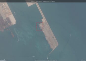 Satellites Capture US Carrier Back on Doorstep of Weakened Iran