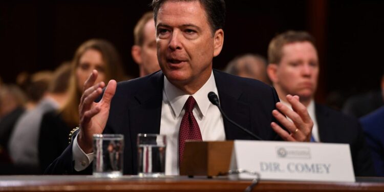 特朗普暗示Wray可能被调查,背后动机令人担忧