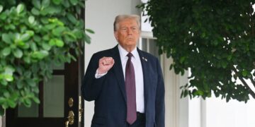 Will there be a government shutdown? Trump to meet with party leaders