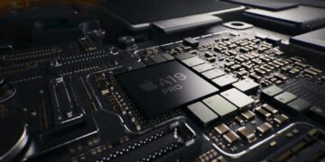 Apple recently announced the iPhone 17 and iPhone 17 Pro models with significant design refinements and notable performance upgrades. One of the most striking features is the launch of the new A19 Pro chip in these devices, which brings CPU performance on par with the M4 MacBook Pro. The A19 Pro chip has just surfaced on Geekbench, showing impressive scores that outperform last year’s silicon.