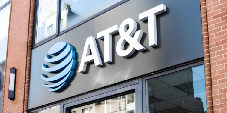 Hacker Foiled AT&T & T-Mobile Employees Without Code!