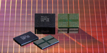 SK Hynix has become the first in the industry to integrate ASML’s High-NA EUV equipment at its M16 fabrication plant in Icheon, South Korea. This achievement surpasses competitors such as TSMC and Samsung, paving the way for next-generation DRAM technologies.