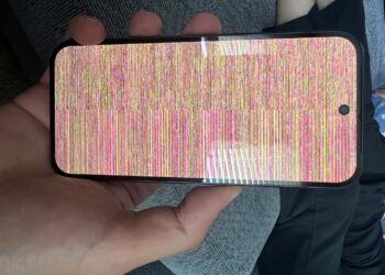 Pixel 10 Display Glitches Reported: Is Your Phone Failing Too?