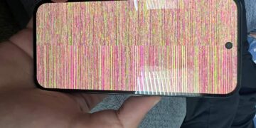 Pixel 10 Display Glitches Reported: Is Your Phone Failing Too?