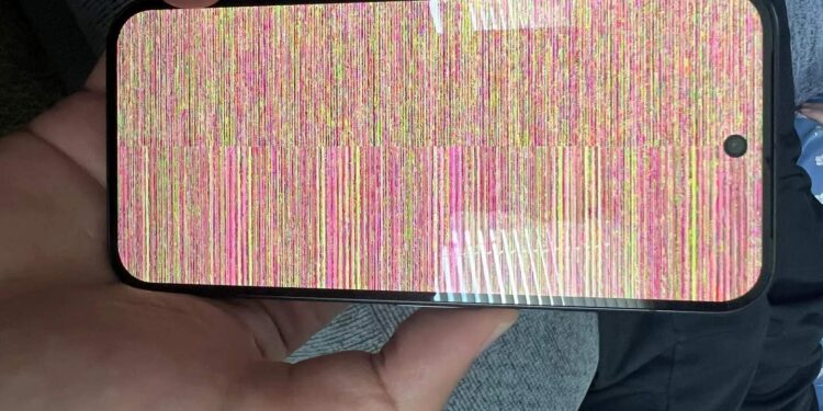 Pixel 10 Display Glitches Reported: Is Your Phone Failing Too?