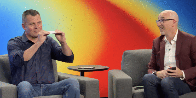 Apple Executives Show Off Bend-Resistant iPhone 17