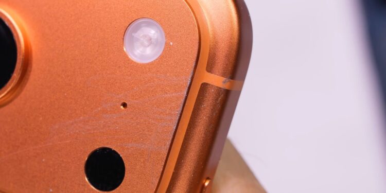 iPhone 17 Pro’s Weak Spot Revealed: Is ‘Scratch-Gate’ For Real?