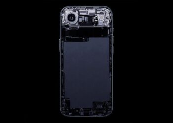 Apple’s latest iPhone 17 lineup has sparked debate, not only for its design and performance but also for its battery life. Specifically, the iPhone Air struggles in this regard compared to the longer-lasting iPhone 17 Pro Max.