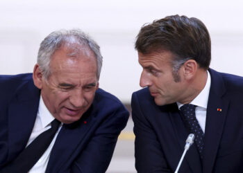 French Government Crumbles: Macron in Crisis After Key Minister’s Exit