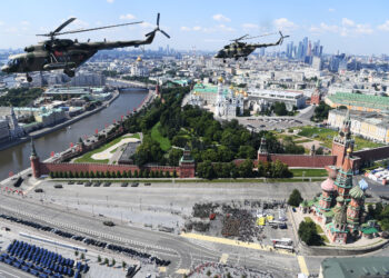 Video Shows Ukraine Destroying Two Russian Mi-8 Helicopters in Crimea