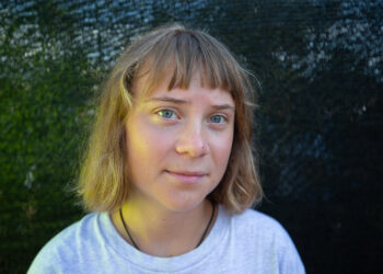 Greta Thunberg’s Aid Flotilla Returns Due to恶劣天气