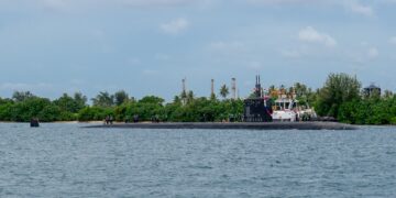 Nuclear Subs Race in Pacific: U.S. vs Russia